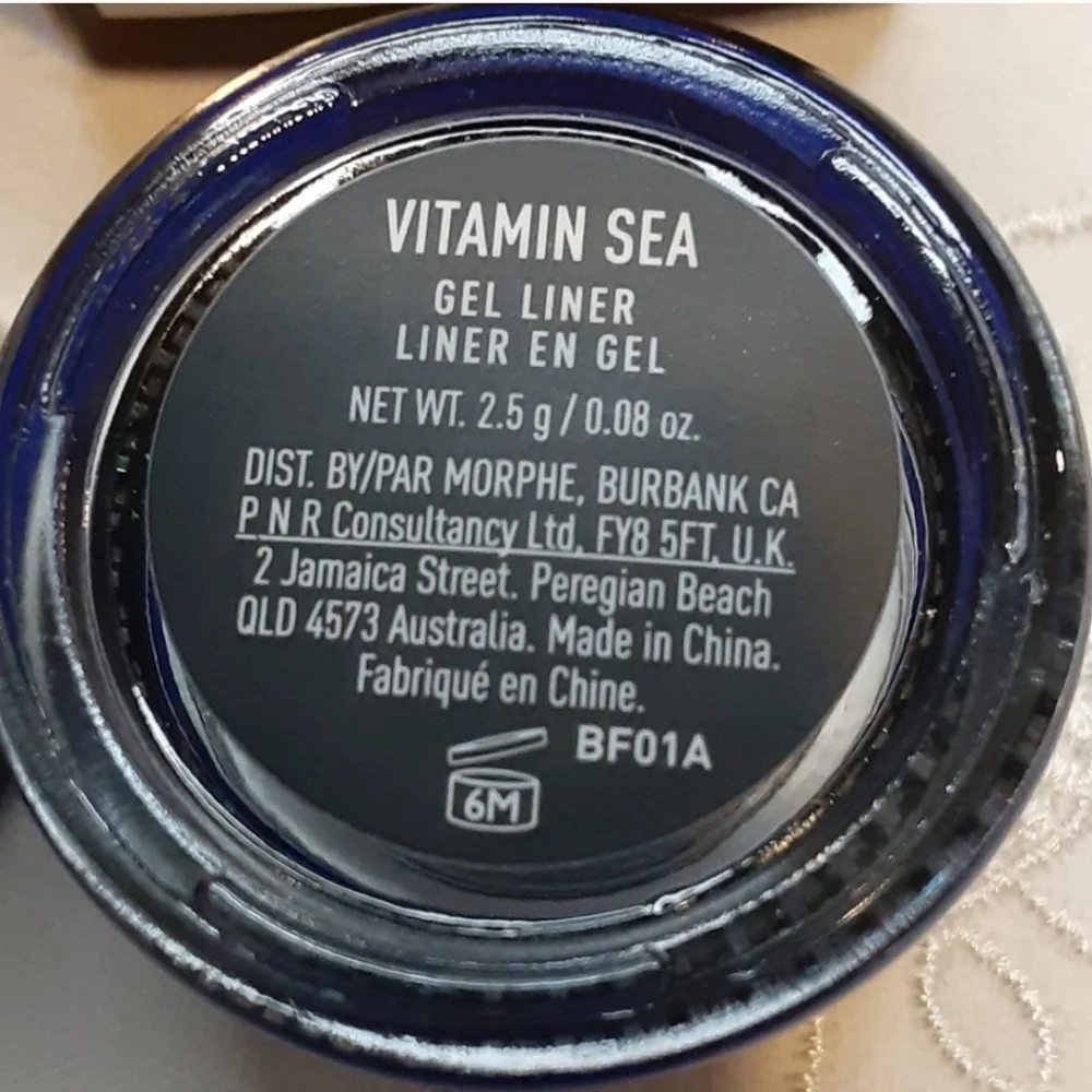 Morphe Blue Vitamin Sea Solid Gel 24-Hour Eyeliner Waterproof, 2.5g / 0.08 oz.